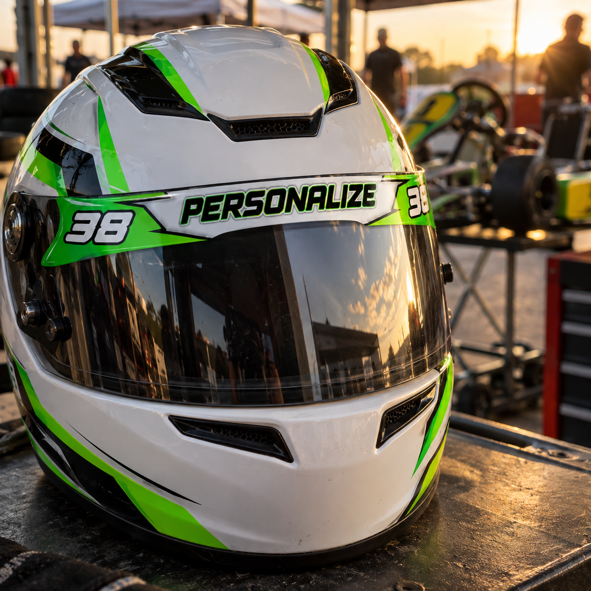 Kit Adesivos Resinados para Viseira de Capacete Personalizado em uso no kart (lote v2 2026-09-23)