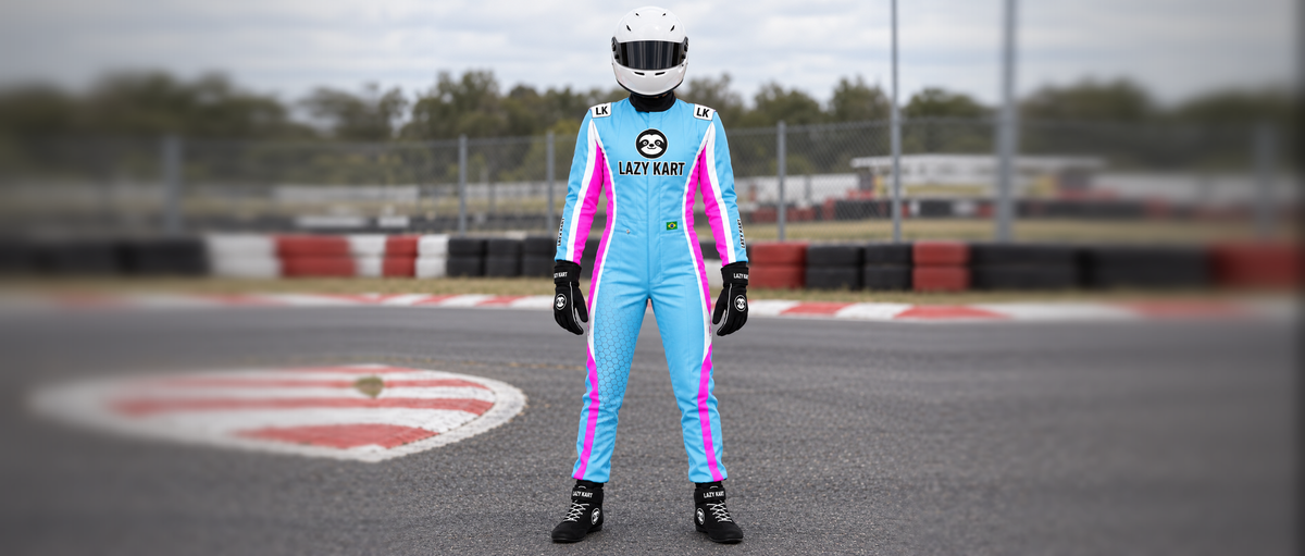 Macacão Hive Azul e Pink da Lazy Kart na pista